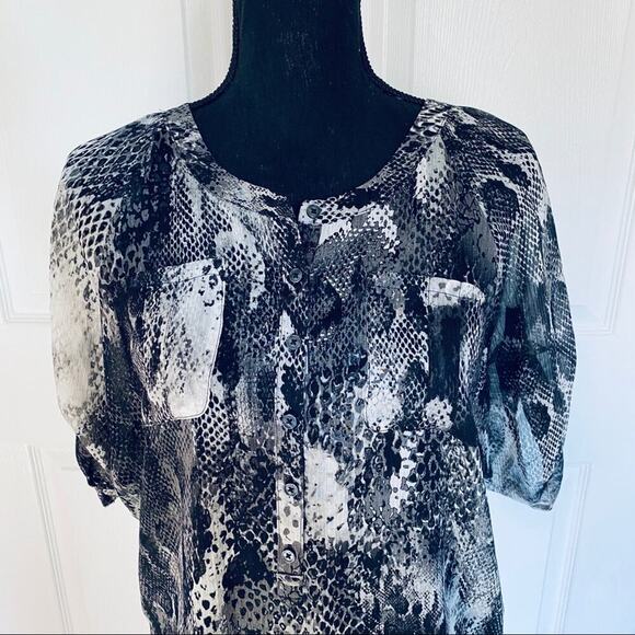 Express Snakeskin Semi Sheer Lined Career Party Top Blouse Women’s S Small - Picture 3 of 8